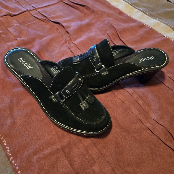 Nicole Black Slip-On Sandals Size 7.5. Great condition! - Picture 2 of 5